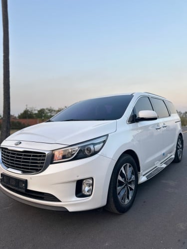 Kia carnival 2015 full option អត់បេីកតំបូល