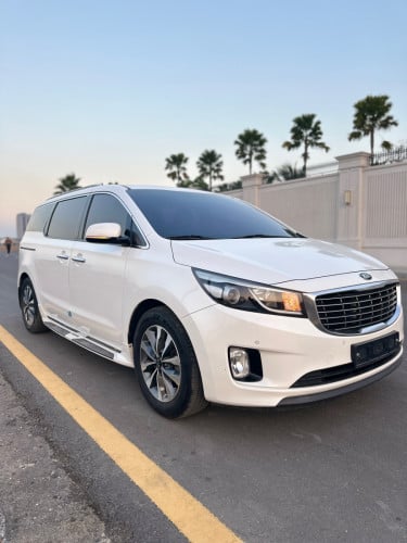 Kia carnival 2015 full option អត់បេីកតំបូល