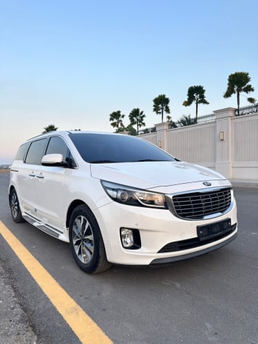 Kia carnival 2015 full option អត់បេីកតំបូល