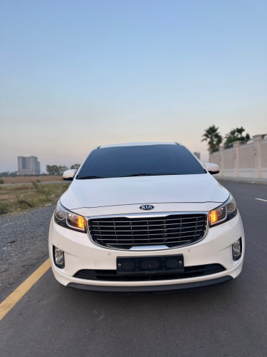 Kia carnival 2015 full option អត់បេីកតំបូល