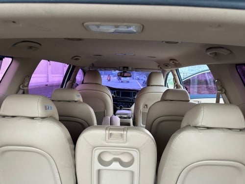 Kia carnival 2015 full option អត់បេីកតំបូល