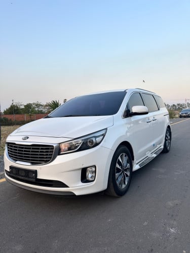 Kia carnival 2015 full option អត់បេីកតំបូល