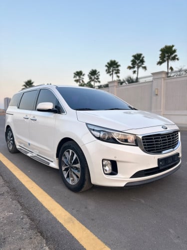 Kia carnival 2015 full option អត់បេីកតំបូល