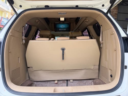 Kia Carnival Limousine 2015 7កៅអីVIP
