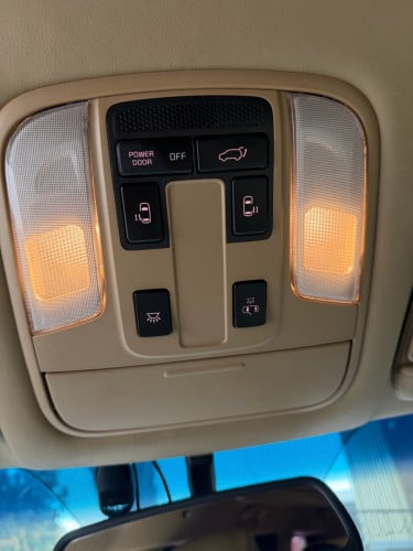 Kia Carnival Limousine 2015 7កៅអីVIP