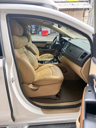 Kia Carnival Hi-Limousine 2015 Full Option