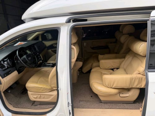 Kia Carnival Hi-Limousine 2015 Full Option