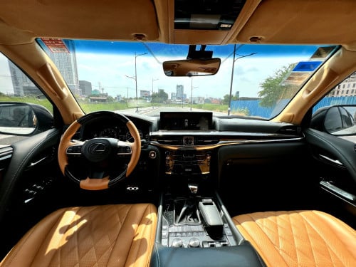 Lexus 570 (2015) ឡើង​Kuro​ 2021