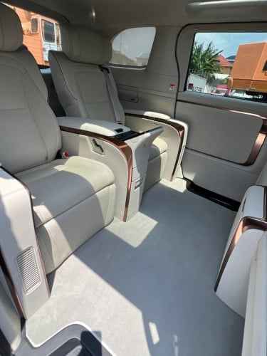 Lexus lm350h vip