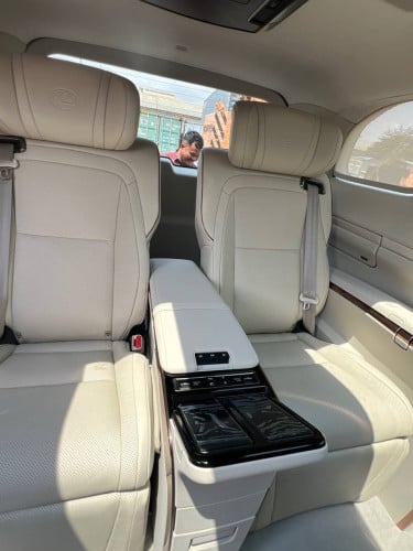 Lexus lm350h vip