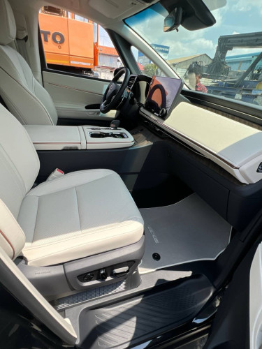 Lexus lm350h vip