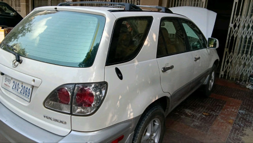 Lexus Rx 300 pog1 2002 2AQ