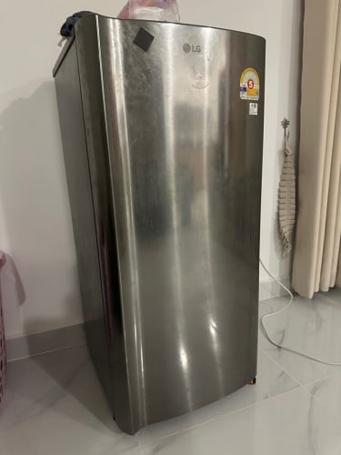 LG refrigerator 164L