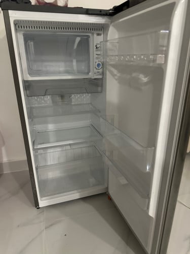 LG refrigerator 164L