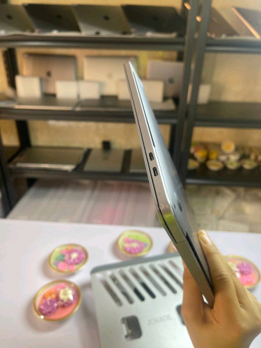 Macbook Pro Year2019 Touch Bar 16GB