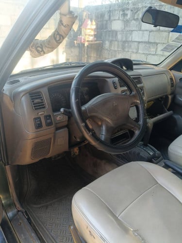 Mitsubishi 1997 មានពន្ធ ប៉ុង2 ម៉ាស៊ីន ស្ទុះខ្លាំង