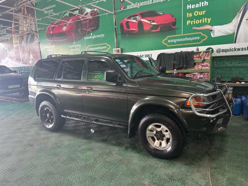 Mitsubishi 1997 មានពន្ធ ប៉ុង2 ម៉ាស៊ីន ស្ទុះខ្លាំង
