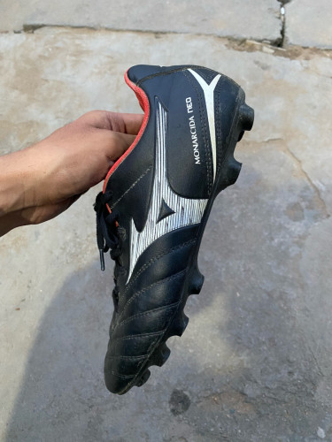 Mizuno monarcida size 40.5