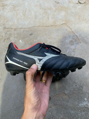 Mizuno monarcida size 40.5