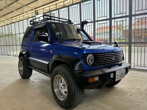 Pajero old school លេងហើយ