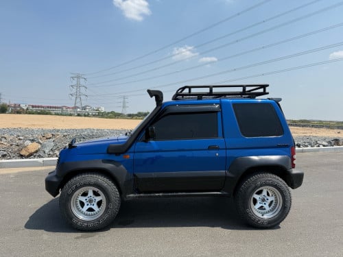 Pajero old school លេងហើយ