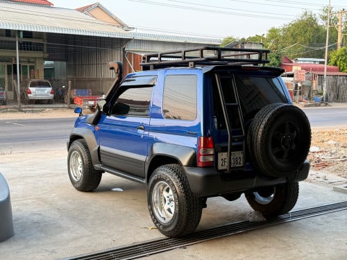 Pajero old school លេងហើយ