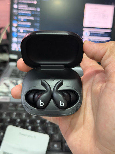 Powerbeats Fit Black 99%