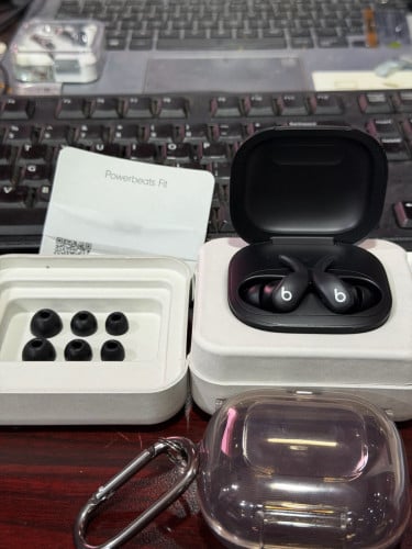 Powerbeats Fit Black 99%