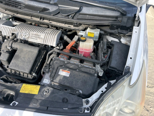 Prius 2013 មកដល់ហើយថ្ងៃនេះ ស្អាតណាស់ ថ្មីណាស់