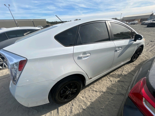 Prius 2013 មកដល់ហើយថ្ងៃនេះ ស្អាតណាស់ ថ្មីណាស់