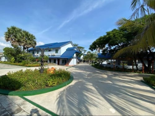 Resort for sale-រីសតសម្រាប់លក់និងជួលឬដីសម្រាប់លក់,3,850,000 ចុះនៅតែ 3,350,000 ត្រូវការលក់បន្ទាន់