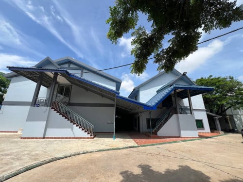 Resort for sale-រីសតសម្រាប់លក់និងជួលឬដីសម្រាប់លក់,3,850,000 ចុះនៅតែ 3,350,000 ត្រូវការលក់បន្ទាន់