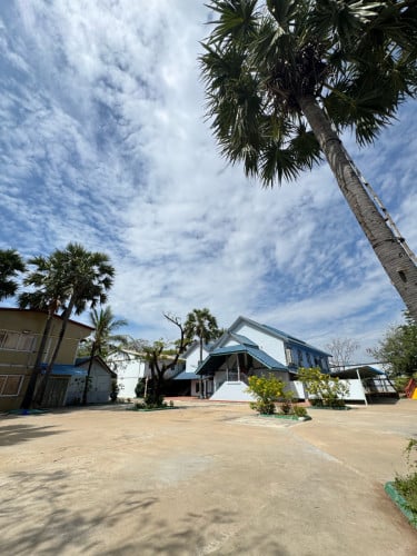 Resort for sale-រីសតសម្រាប់លក់និងជួលឬដីសម្រាប់លក់,3,850,000 ចុះនៅតែ 3,350,000 ត្រូវការលក់បន្ទាន់