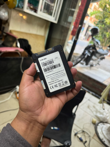 SSD 120GB នៅស្អាត់លក់ធូៗ