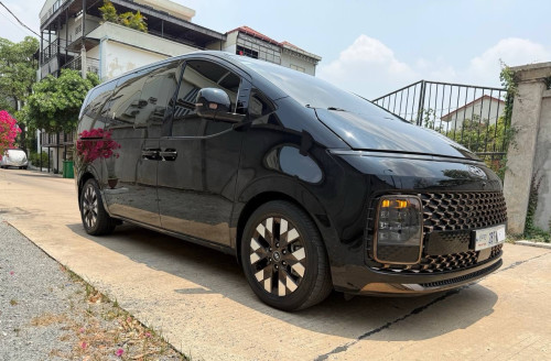Staria. 2022. Fulloption. 7 កៅអៅ