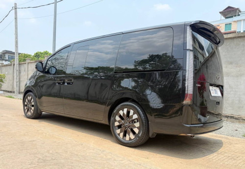 Staria. 2022. Fulloption. 7 កៅអៅ