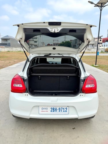 SUZUKI SWIFT 2020 Smart Key ម្ចាស់ដើមទិញខ្លាញ់គោ សោរ2គ្រាប់ ទ្បានថ្មី Free Android អេក្រង់ធំជូន