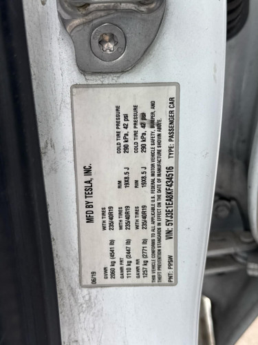 Tesla 2019 model 3