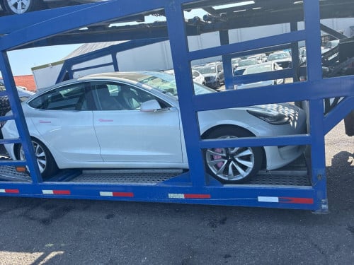 Tesla 2019 model 3