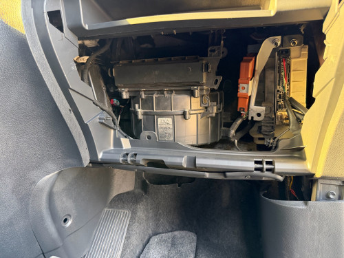 Toyota Alphard 2012 ( ក្រដាសពន្ធថ្មី )