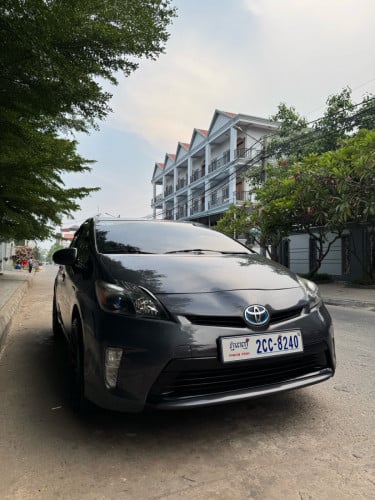Toyota Prius 2013 ស្លាកលេខ ភ្នំពេញ