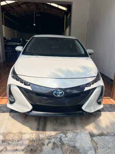 Toyota prius full advance technology year 2017