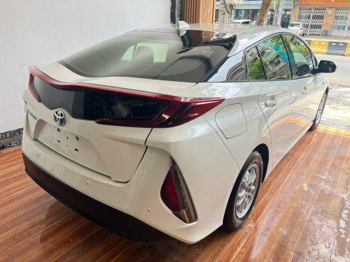 Toyota prius full advance technology year 2017