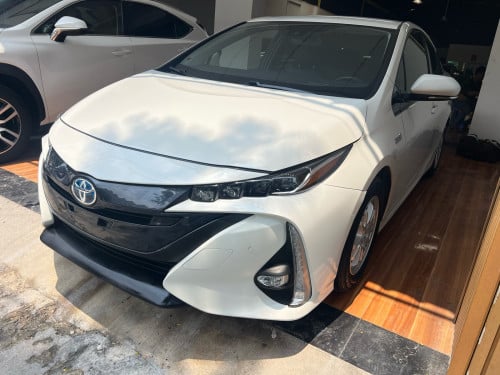 Toyota prius full advance technology year 2017