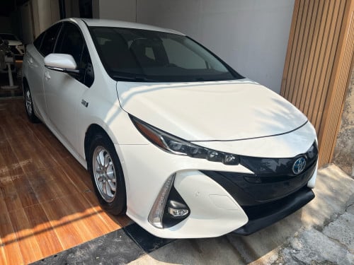 Toyota prius full advance technology year 2017