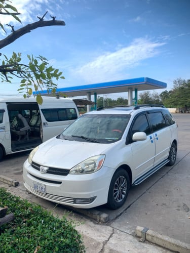 Toyota sienna 2005 XLE auto3 pong1
