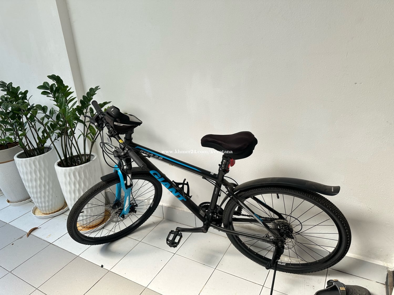 កង់លក់ giant oyea 2.0 size M $220 ចរចា price $220.00 in 