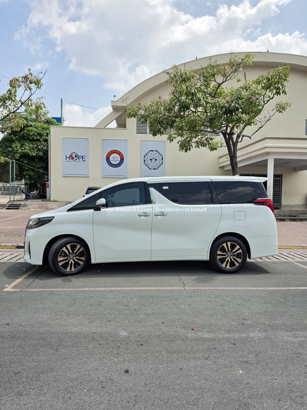 ๐ แแแแถแแแแแแแแพแแแแพแ VIP แแถแแฝแ Toyota Alphard Executive Lounge