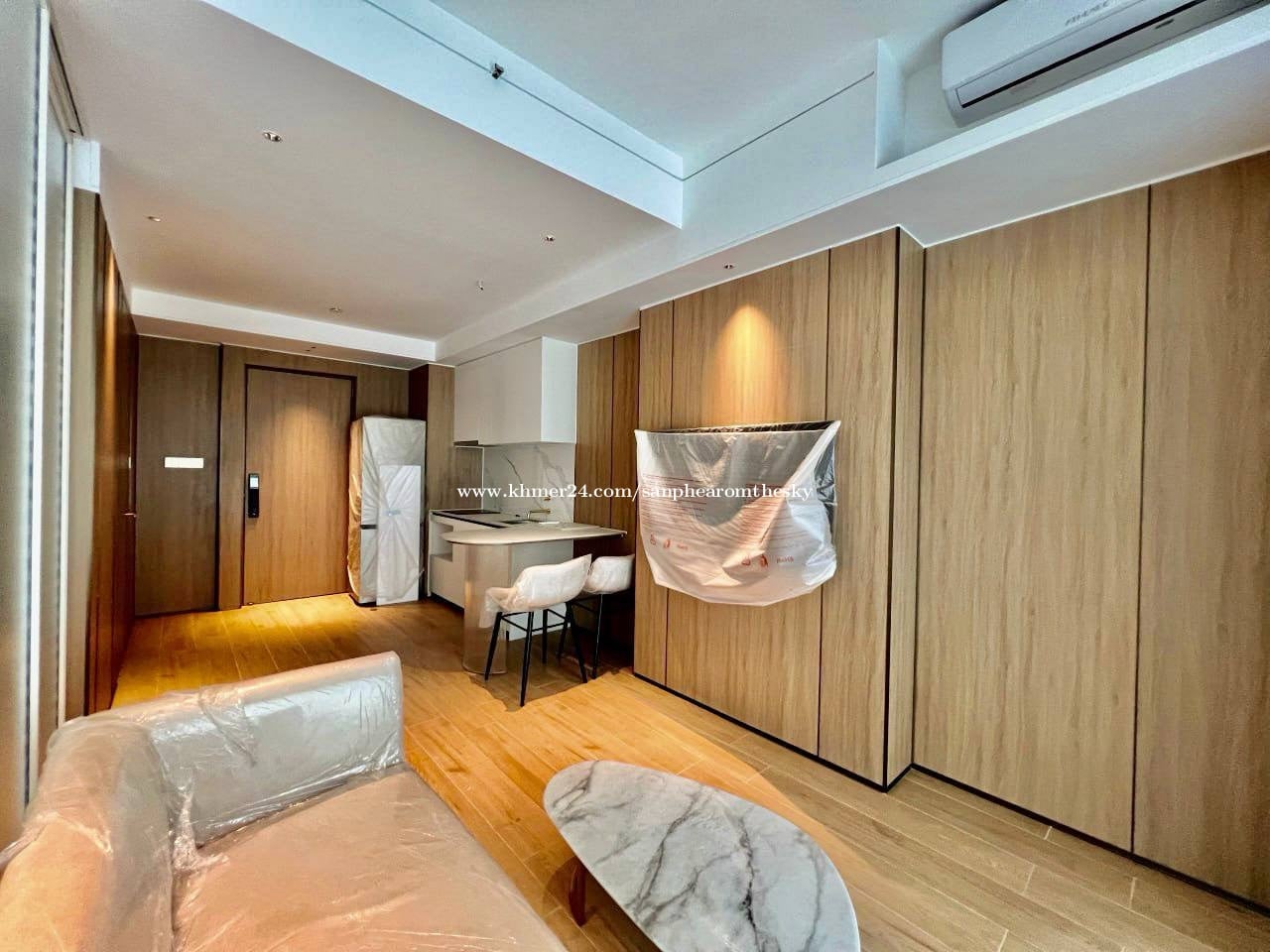 1 Bedroom (65m2) For Rent Facing to Koh Norea 550$ ( Vue Aston )