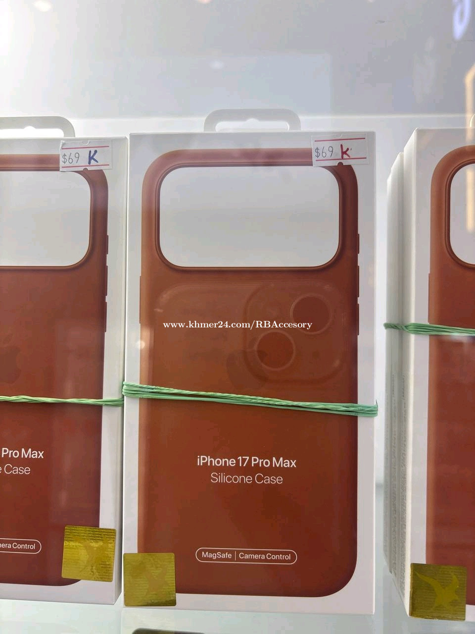 Original iphone 17 pro max case brand new